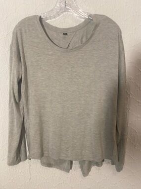 90 Degree By Reflex Light Gray Long Sleeve Crewneck Top
